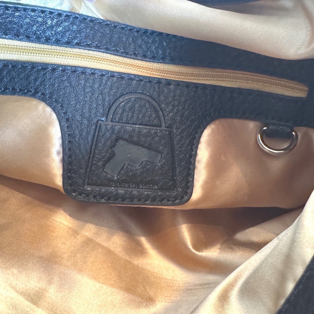 Lady Conceal Leather Concealed Carry Shoulder Bag - Picture 6 of 16